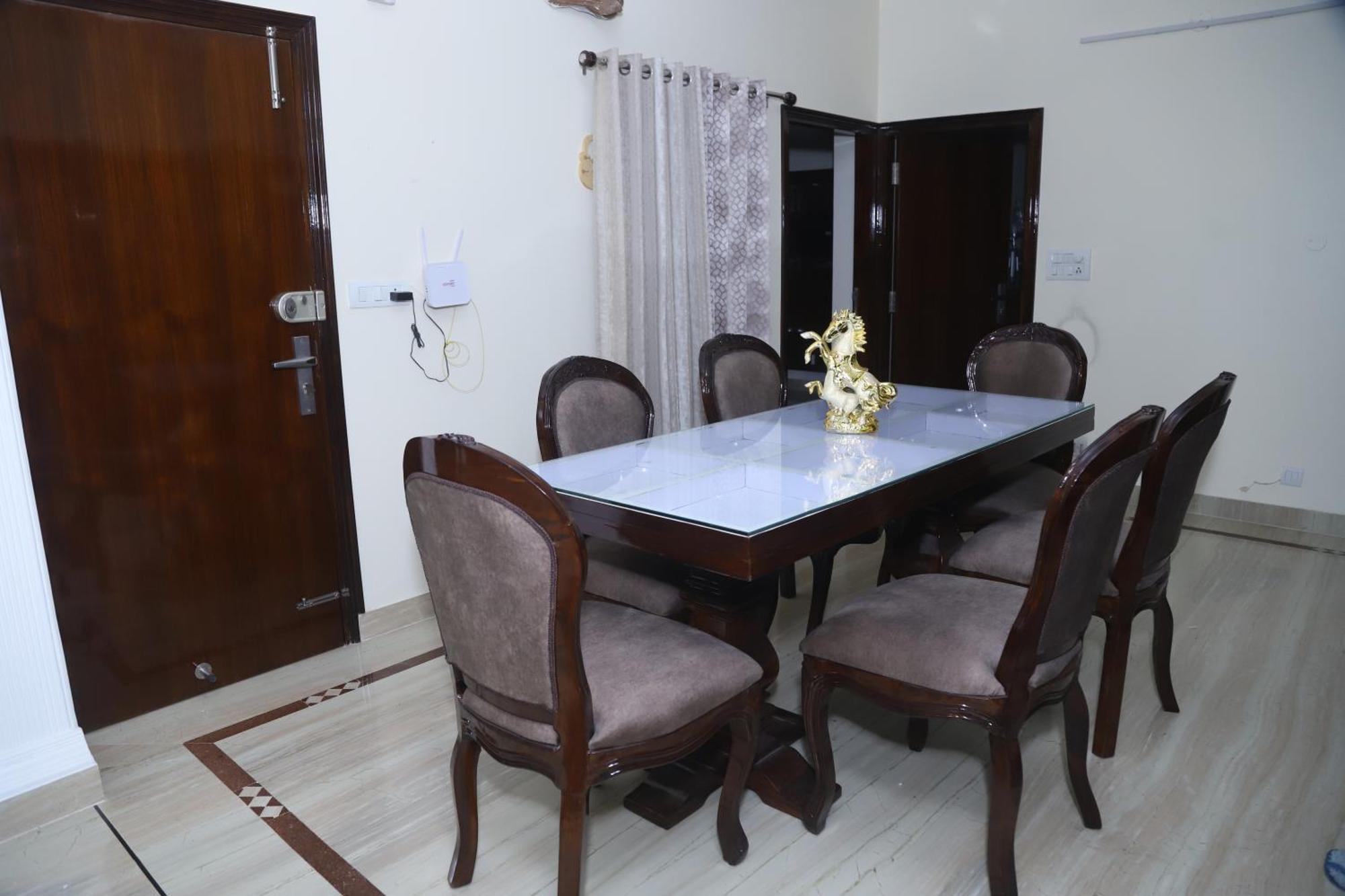 Divine India Service Apartment 3Bhk,B57 Sarita Vihar,Apollo นิวเดลี ภายนอก รูปภาพ