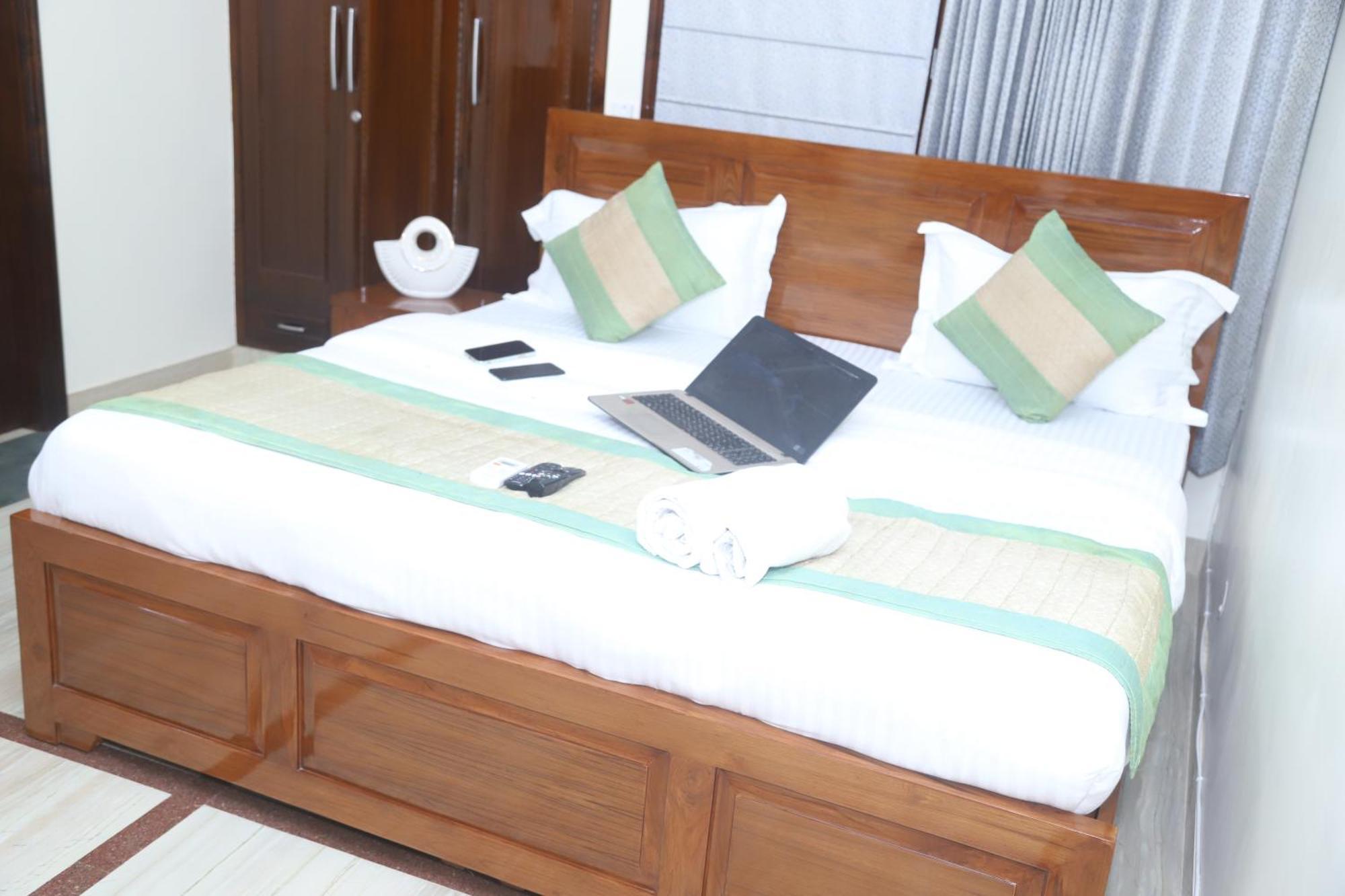 Divine India Service Apartment 3Bhk,B57 Sarita Vihar,Apollo นิวเดลี ภายนอก รูปภาพ